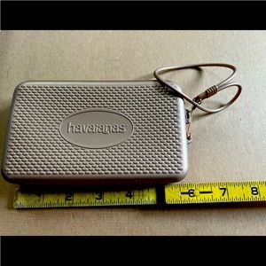 Havaianas wristlet